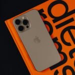 Câmeras e acabamento traseiro do Iphone 16 Pro
