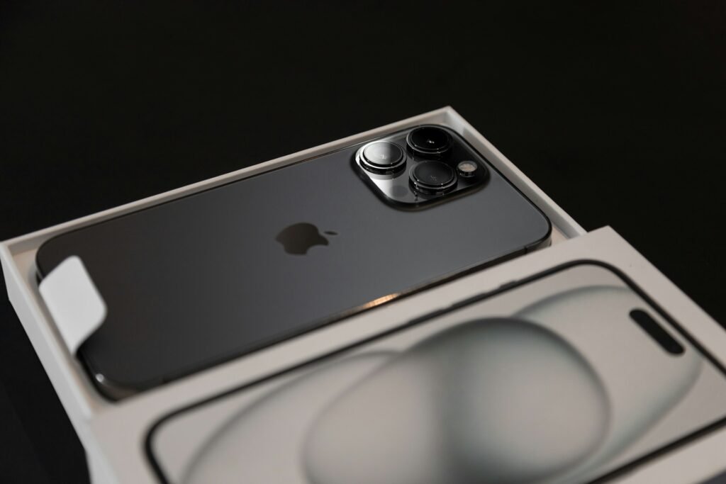 iPhone 15 Pro em caixa